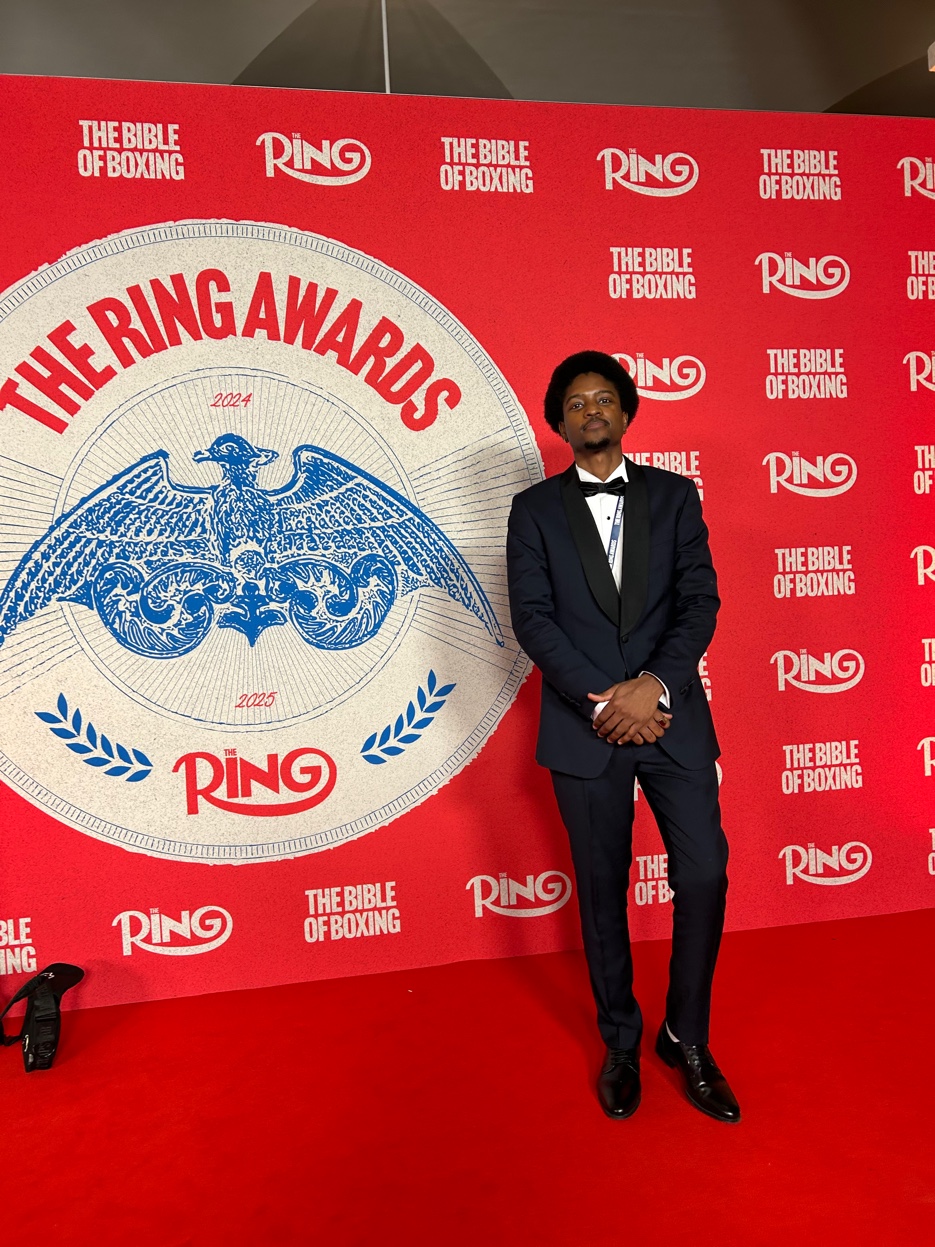 Juvenal Mazé photographing the RING Awards Red Carpet 2024